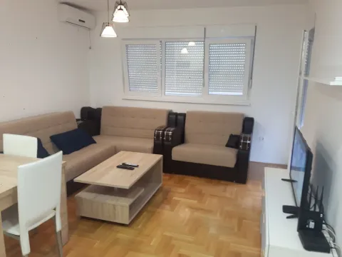 Rent, one bedroom apartment, 45m², Dubovica, Budva - image 2