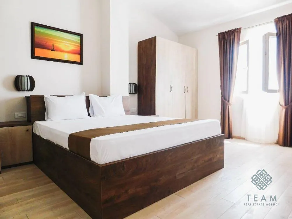 Izdavanje, kuća, 180m², Reževići, Budva