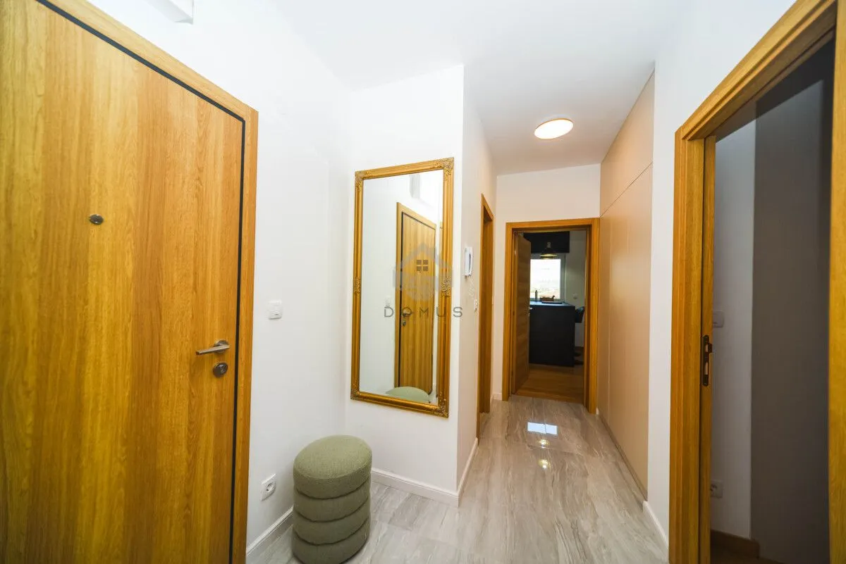 Izdavanje, dvosoban stan, 75m², New City, Podgorica