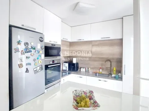 Sale, four bedroom apartment, 106m², Višnjička Banja, Palilula Sve Podlokacije - image 3