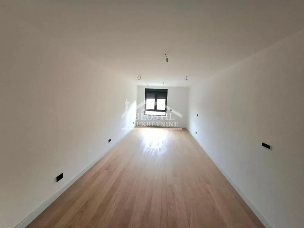 Prodaja, četvorosoban stan, 103m², Banovo Brdo, Beograd
