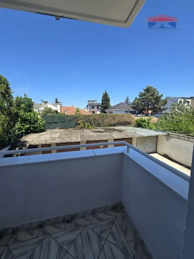 Prodaja, trosoban stan, 80m², Adamovićevo Naselje, Novi Sad Sve Podlokacije