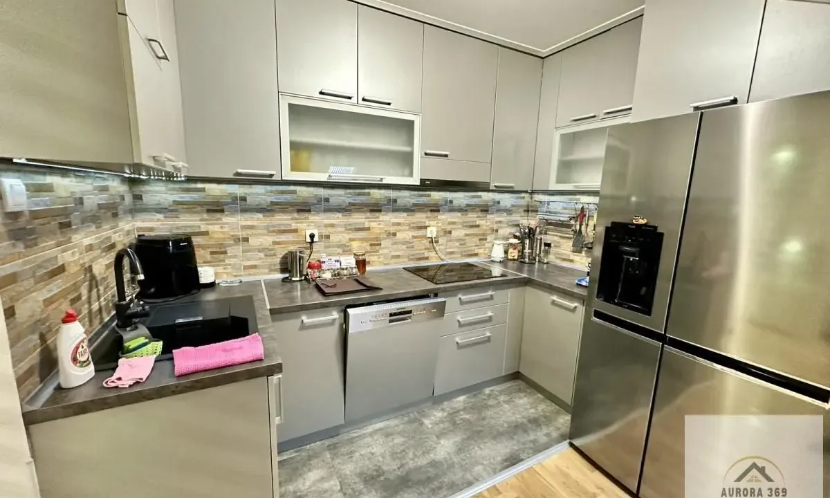 Prodaja, trosoban stan, 78m², Centar, Novi Sad