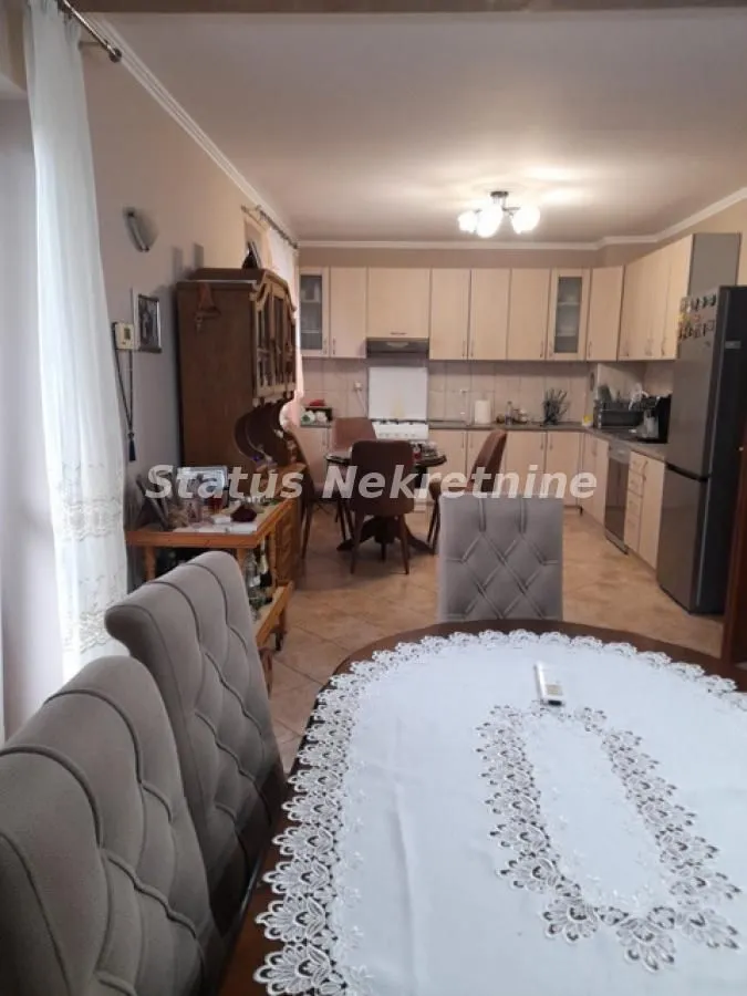Prodaja, kuća, 246m², Sremski Karlovci, Novi Sad