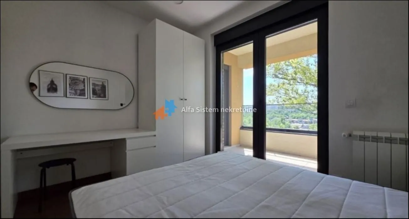Izdavanje, četvorosoban stan, 98m², Vračar Sve Podlokacije, Beograd