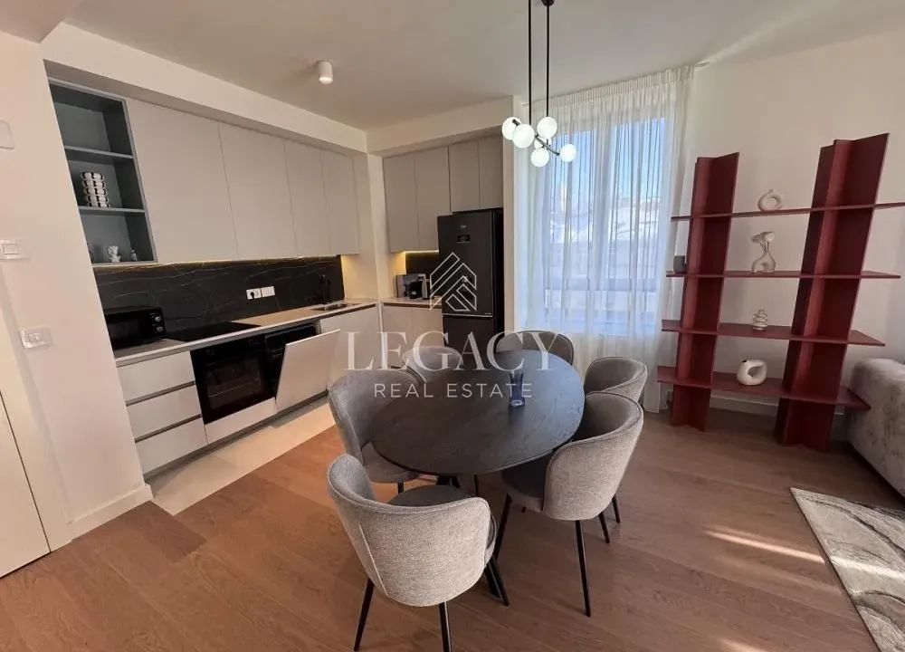 Izdavanje, trosoban stan, 83m², Savski Venac, Beograd