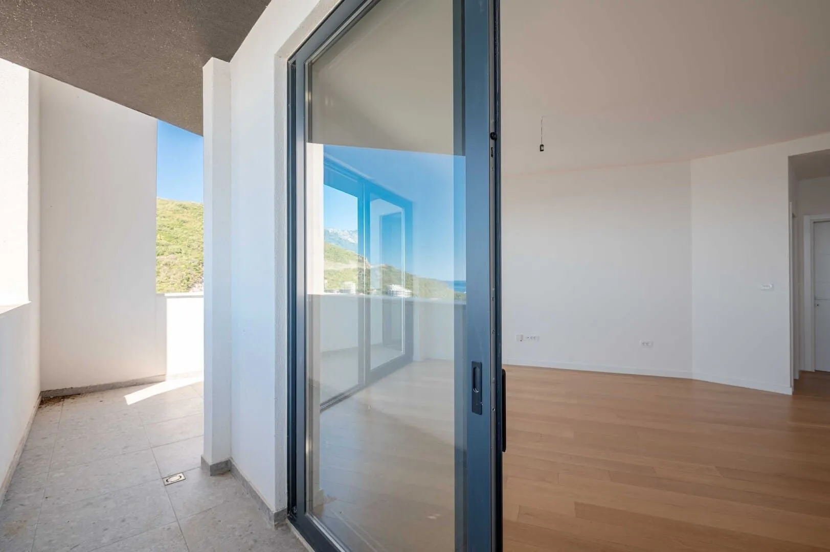 Sale, one bedroom apartment, 69m², Bečići, Budva
