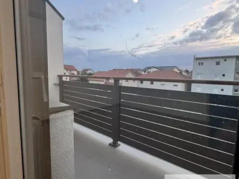Prodaja, jednosoban stan, 40m², Surčin, Beograd - image 12