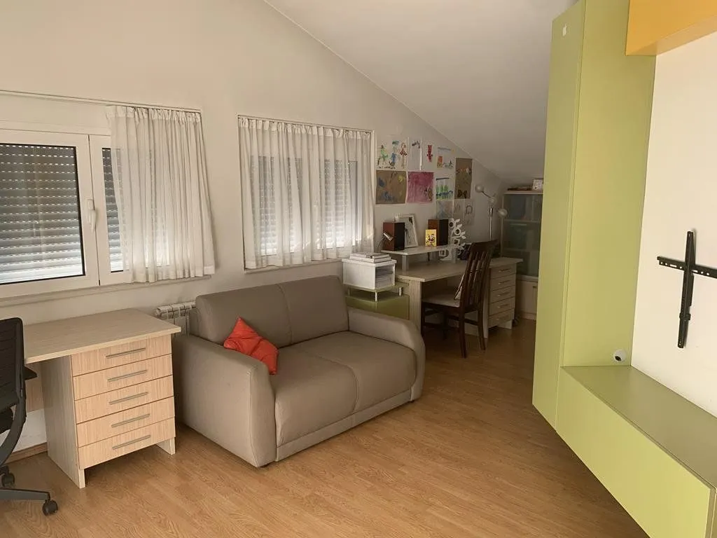 Rent, house, 240m², Donja Gorica, Podgorica