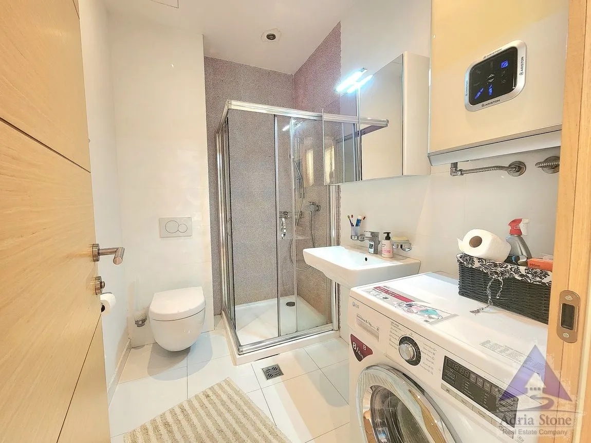 Rent, one bedroom apartment, 49m², Centar, Budva