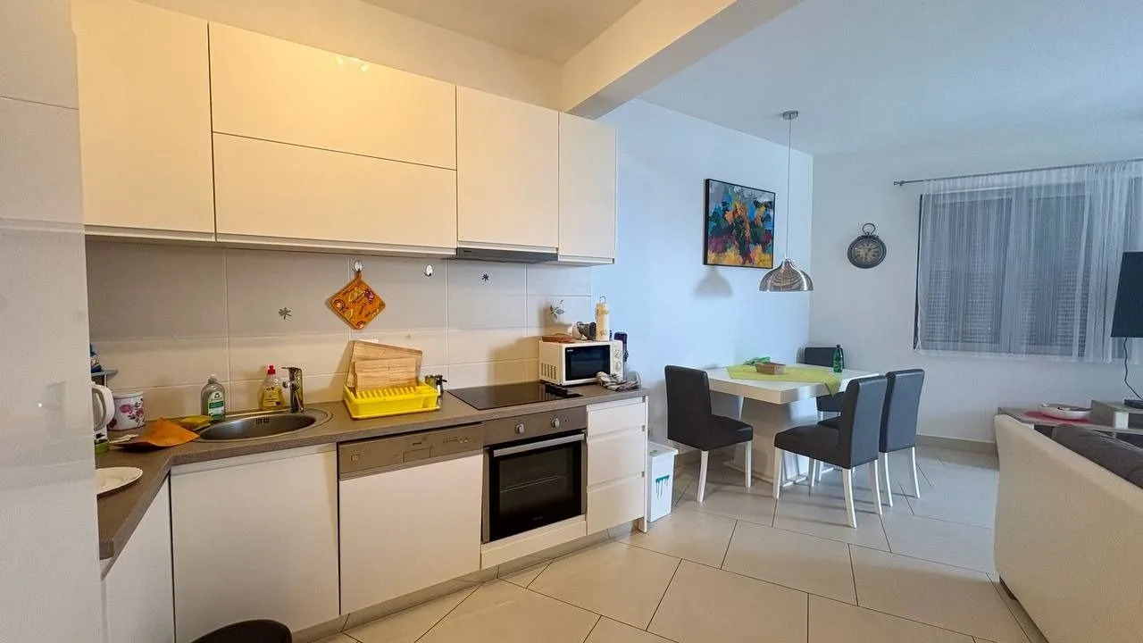 Prodaja, jednosoban stan, 61m², Morinj, Kotor