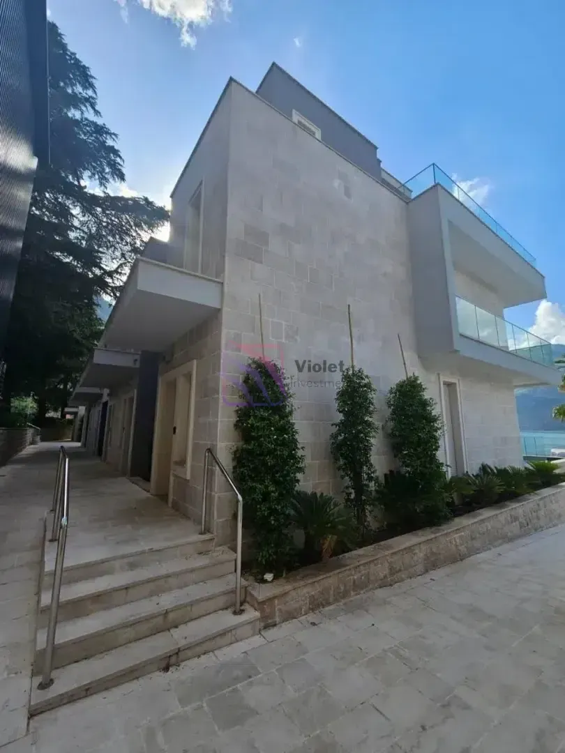 Prodaja, jednosoban stan, 108m², Stoliv, Kotor