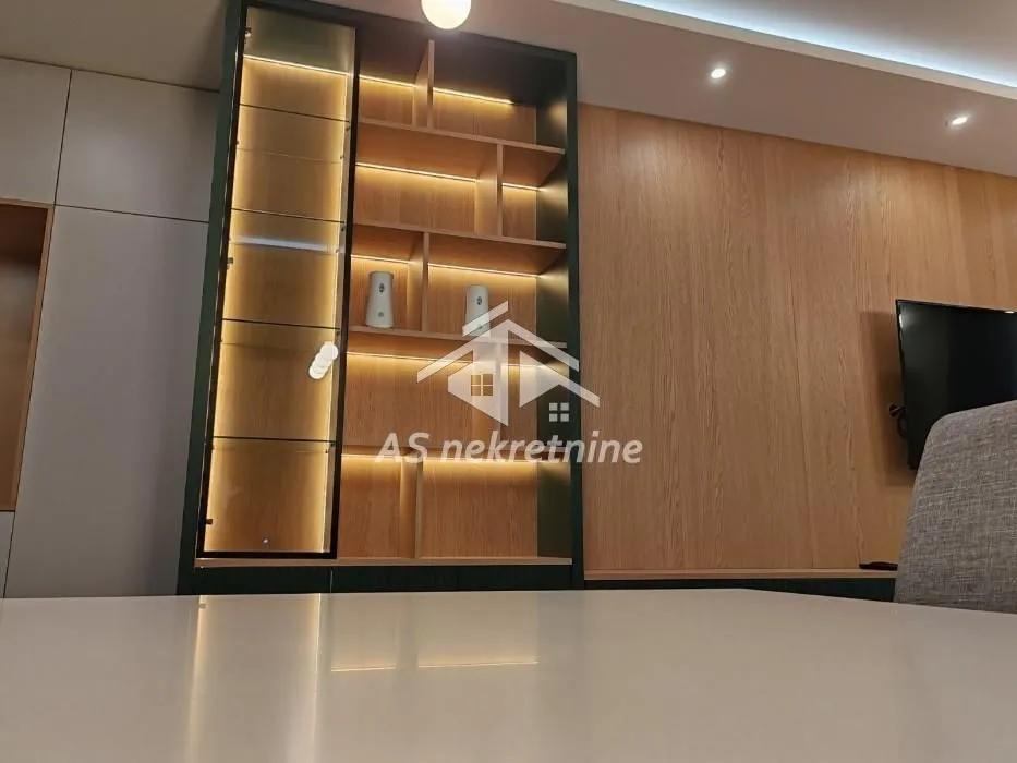 Rent, three bedroom apartment, 77m², Crveni Krst, Beograd