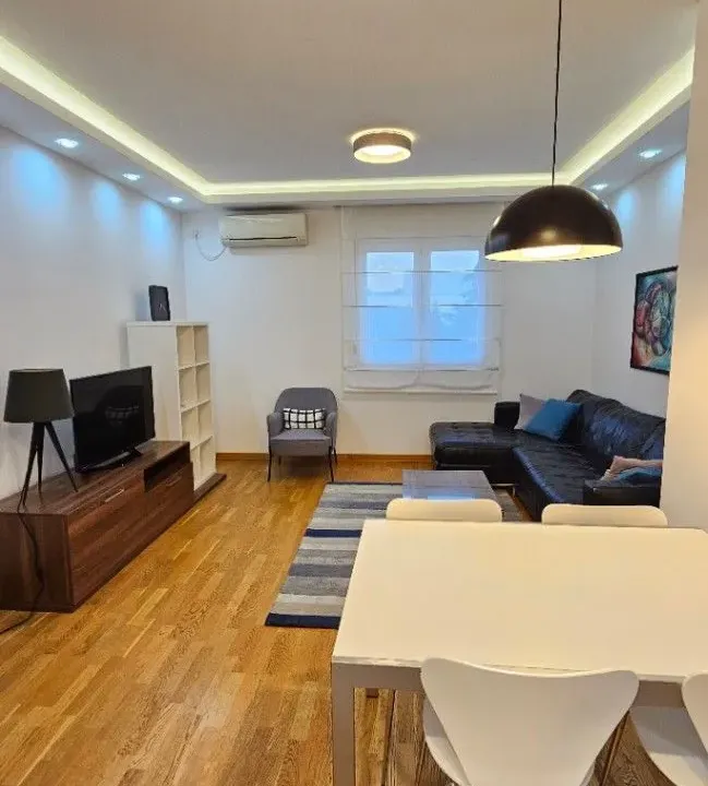 Izdavanje, jednosoban stan, 53m², City Kvart, Podgorica