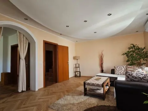 Prodaja, kuća, 220m², Kosić, Danilovgrad - image 5