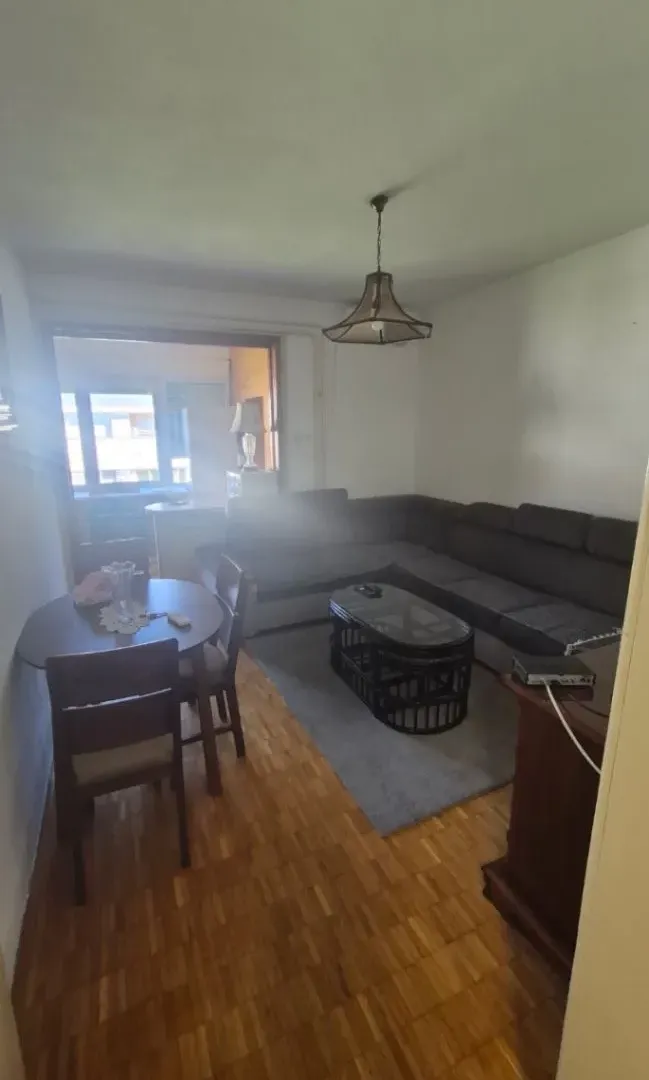 Izdavanje, dvosoban stan, 80m², Centar, Podgorica