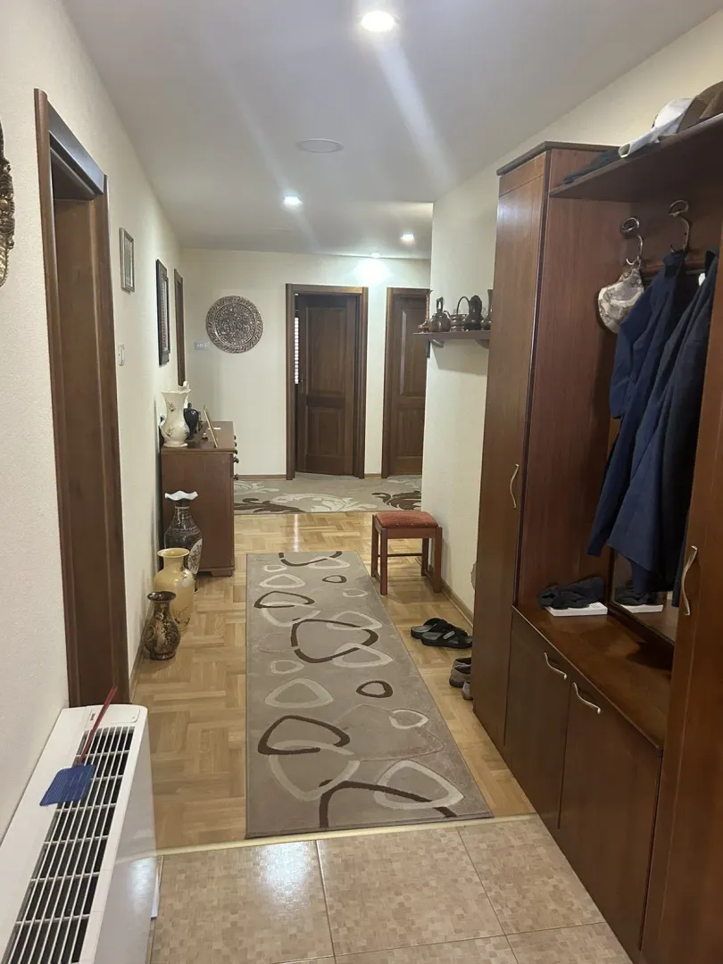 Sale, house, 320m², Konik, Podgorica