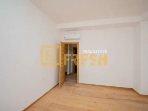 Izdavanje, četvorosoban stan, 150m², Centar, Podgorica - image 26