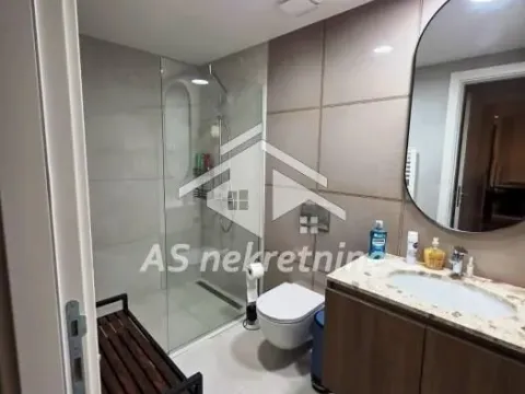 Izdavanje, trosoban stan, 86m², Savski Venac, Beograd - image 16