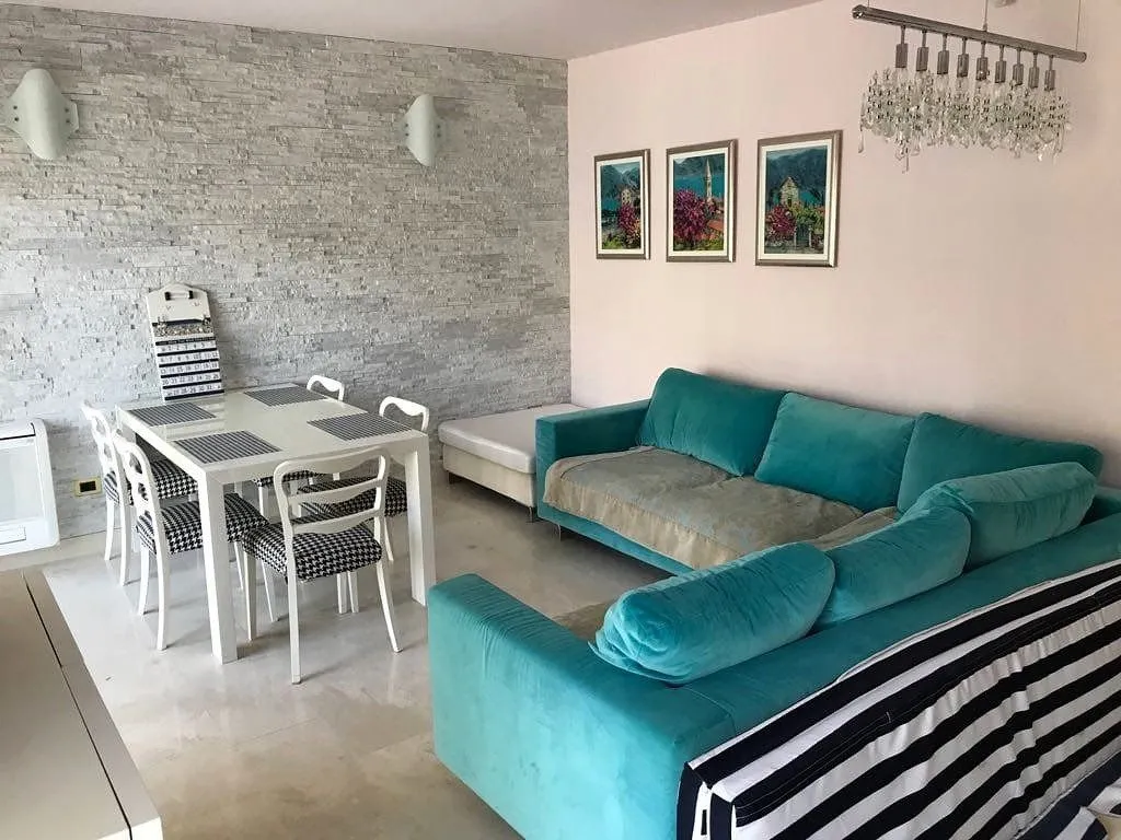 Sale, house, 390m², Stoliv, Kotor