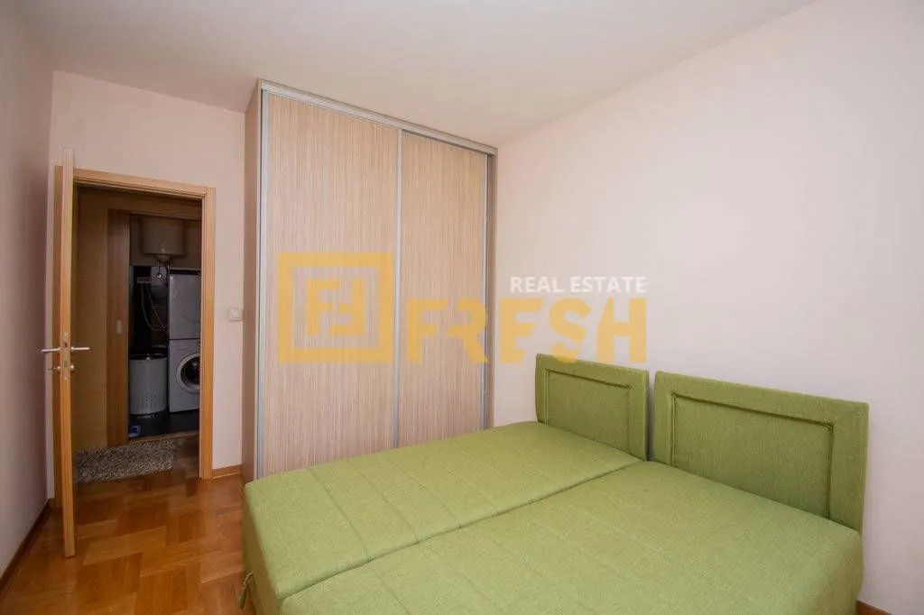 Rent, three bedroom apartment, 100m², Blok 6, Podgorica