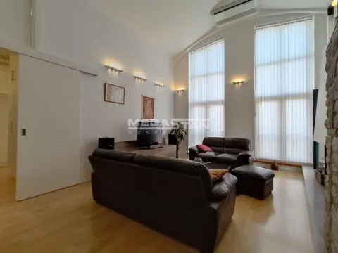 Izdavanje, četvorosoban stan, 112m², Vračar Centar, Vračar Sve Podlokacije - image 1