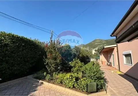 Sale, house, 1874m², Centar, Bar - image 6