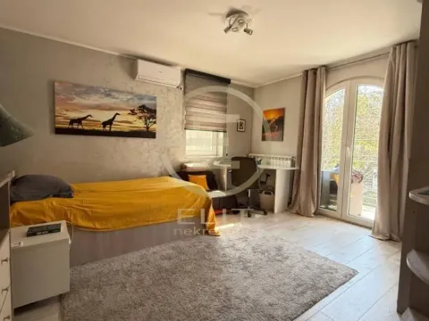 Prodaja, kuća, 273m², Petrovaradin, Novi Sad - image 36