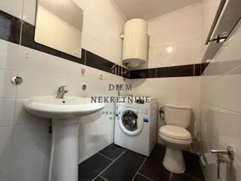 Prodaja, jednosoban stan, 44m², Krivi Most, Podgorica - image 2