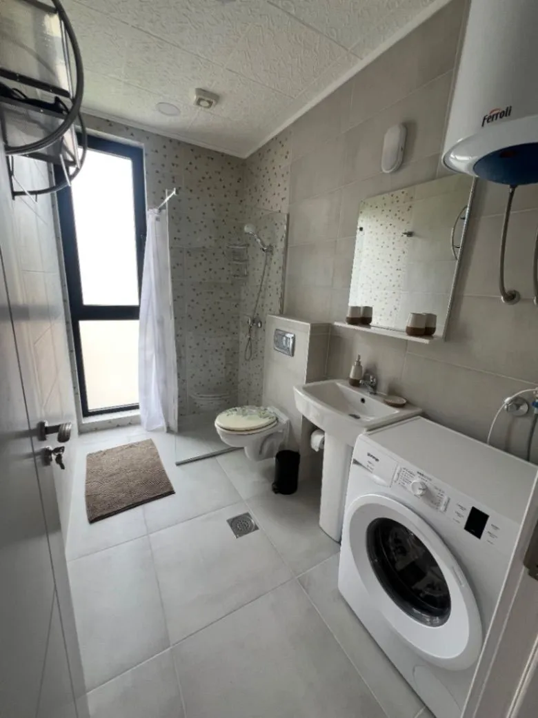 Izdavanje, dvosoban stan, 66m², Donja Lastva, Tivat