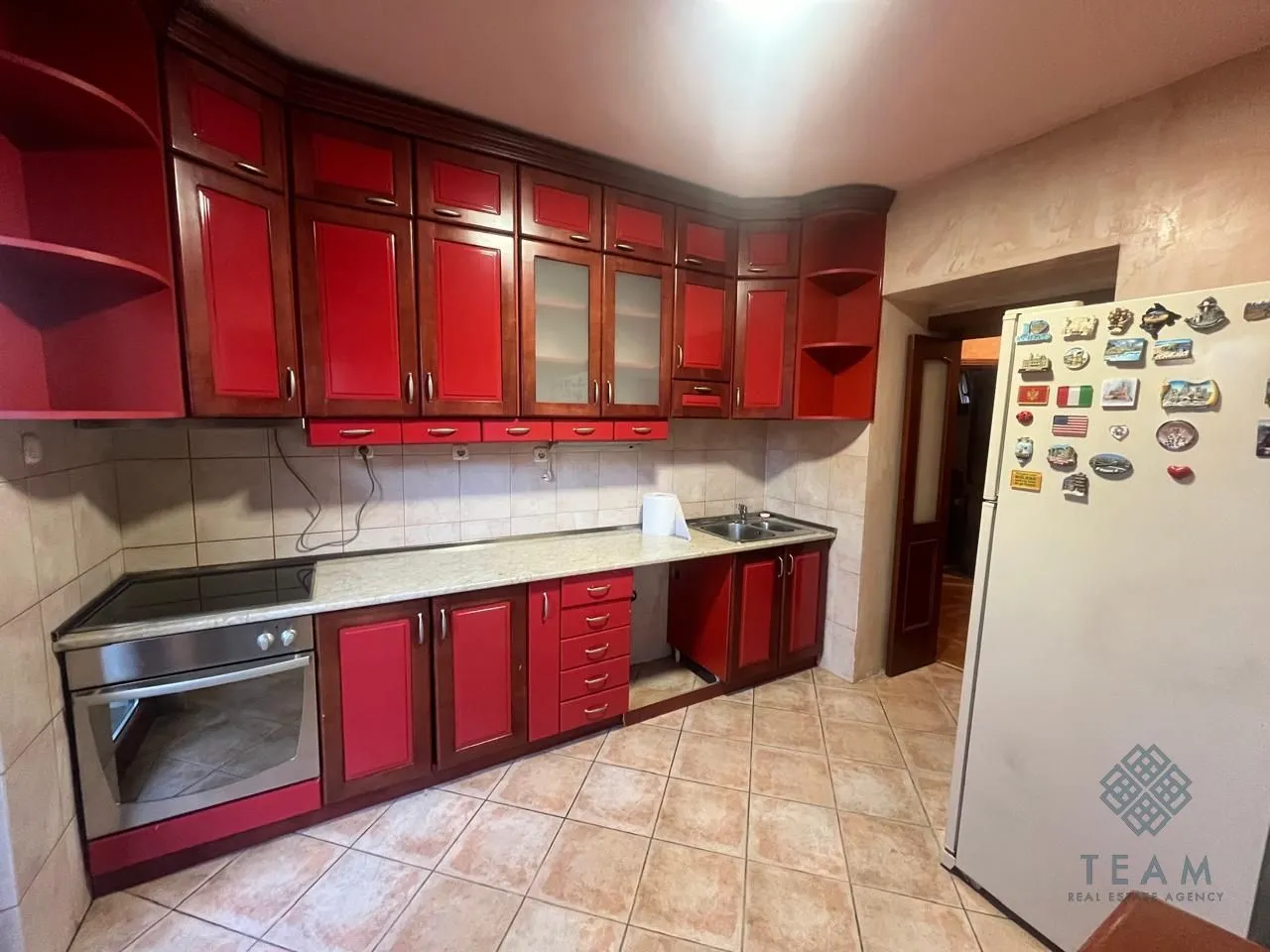 Izdavanje, trosoban stan, 120m², Ibričevina, Podgorica