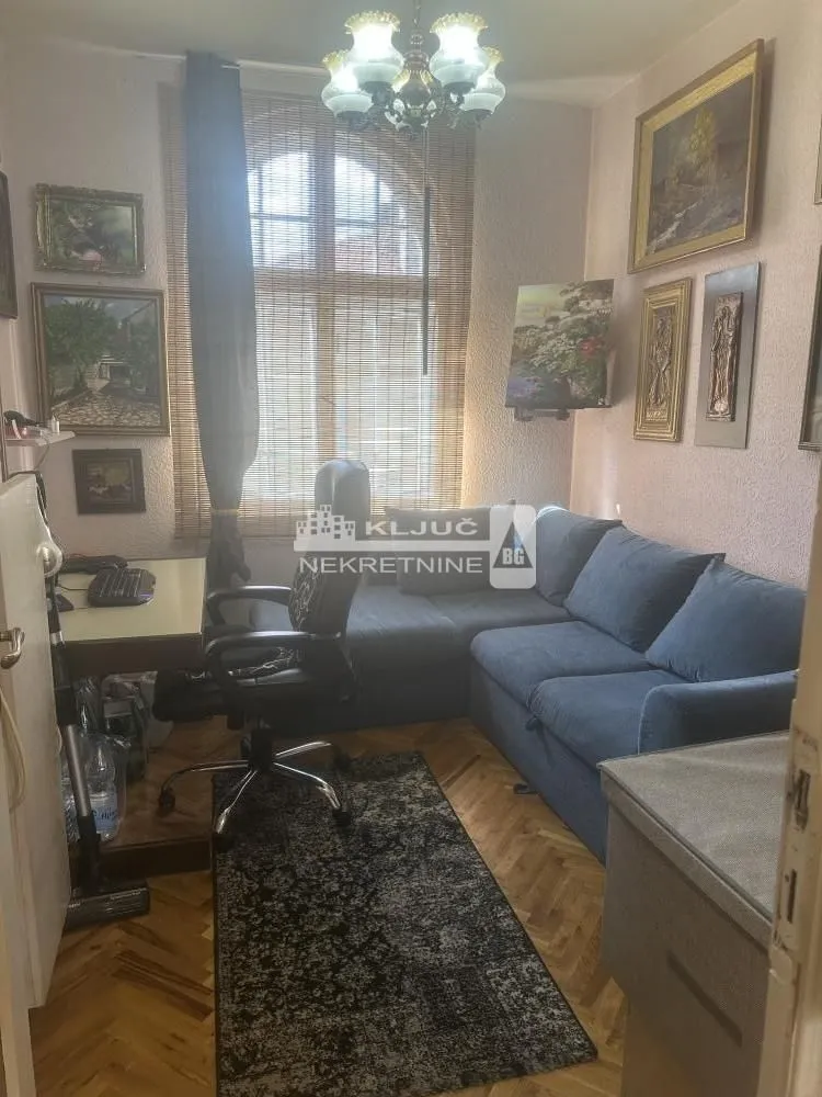 Sale, three bedroom apartment, 87m², Kalenić Pijaca, Vračar Sve Podlokacije
