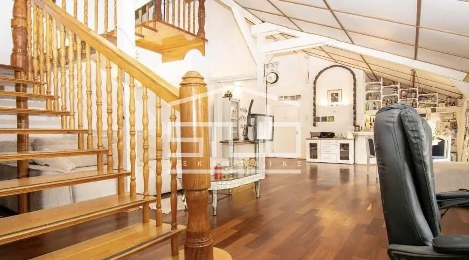 Izdavanje, trosoban stan, 125m², Stari Grad, Beograd