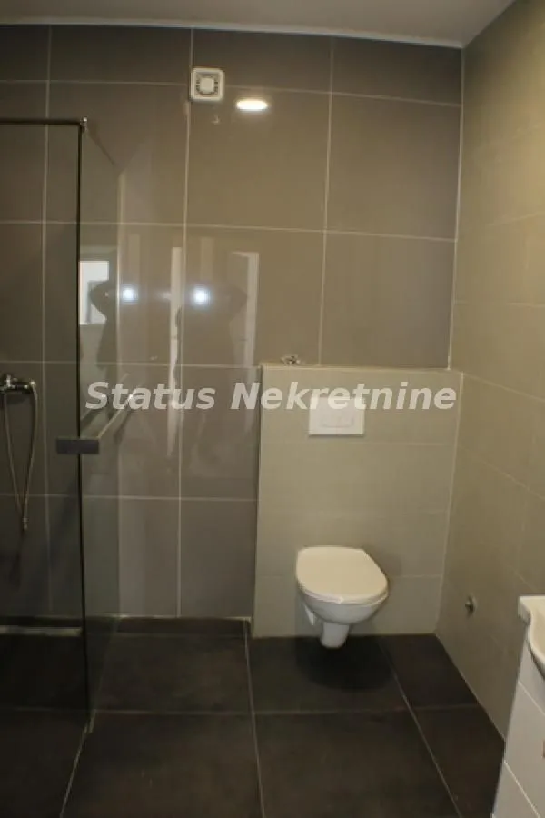 Prodaja, četvorosoban stan, 78m², Petrovaradin, Novi Sad