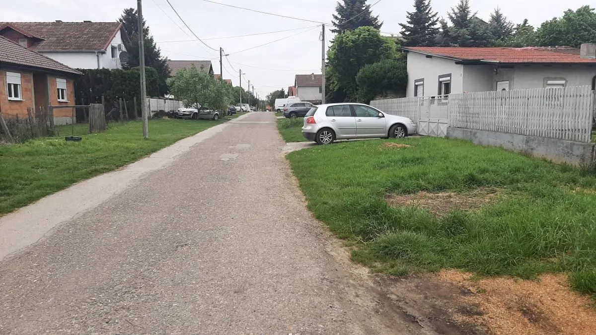 Prodaja, plac, 500m², Kać, Novi Sad Sve Podlokacije