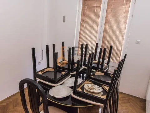 Izdavanje, kuća, 500m², Ostalo, Podgorica - image 9