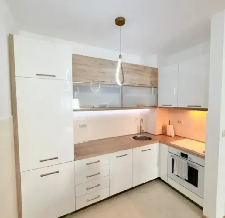 Izdavanje, jednosoban stan, 48m², City Kvart, Podgorica