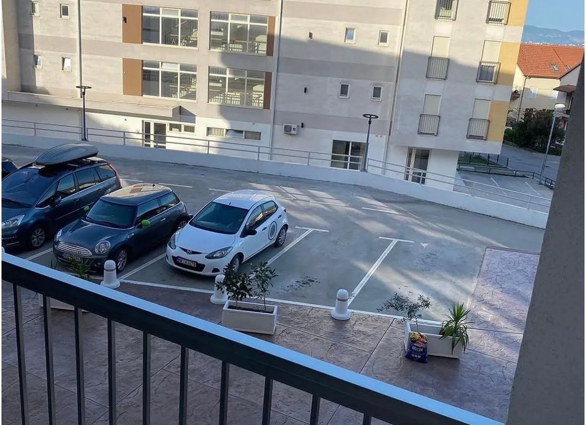 Izdavanje, jednosoban stan, 55m², Donja Lastva, Tivat