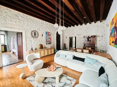 Prodaja, dvosoban stan, 129m², Dobrota, Kotor - image 3