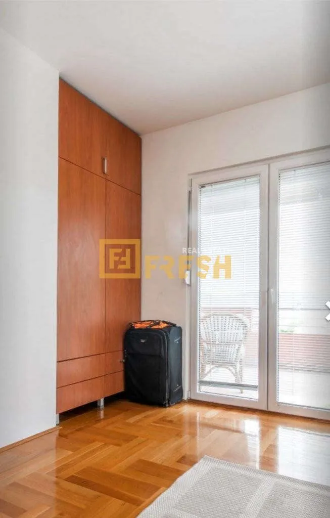 Sale, two bedroom apartment, 106m², Tivat, Crna Gora