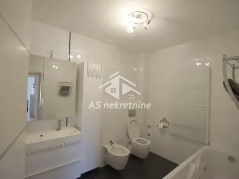 Izdavanje, trosoban stan, 90m², Savski Venac, Beograd - image 20