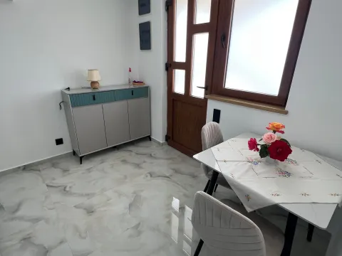 Izdavanje, jednosoban stan, 30m², Stari Bar, Bar - image 2