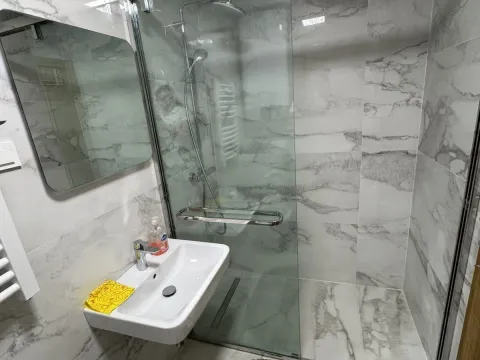 Izdavanje, jednosoban stan, 46m², New City, Podgorica - image 4
