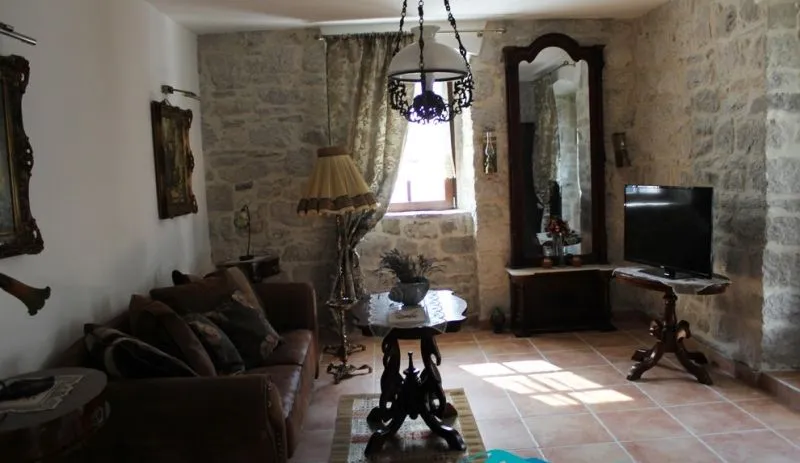 Sale, house, 385m², Strp, Kotor