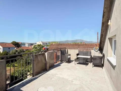 Rent, two bedroom apartment, 80m², Tivat, Crna Gora - image 7