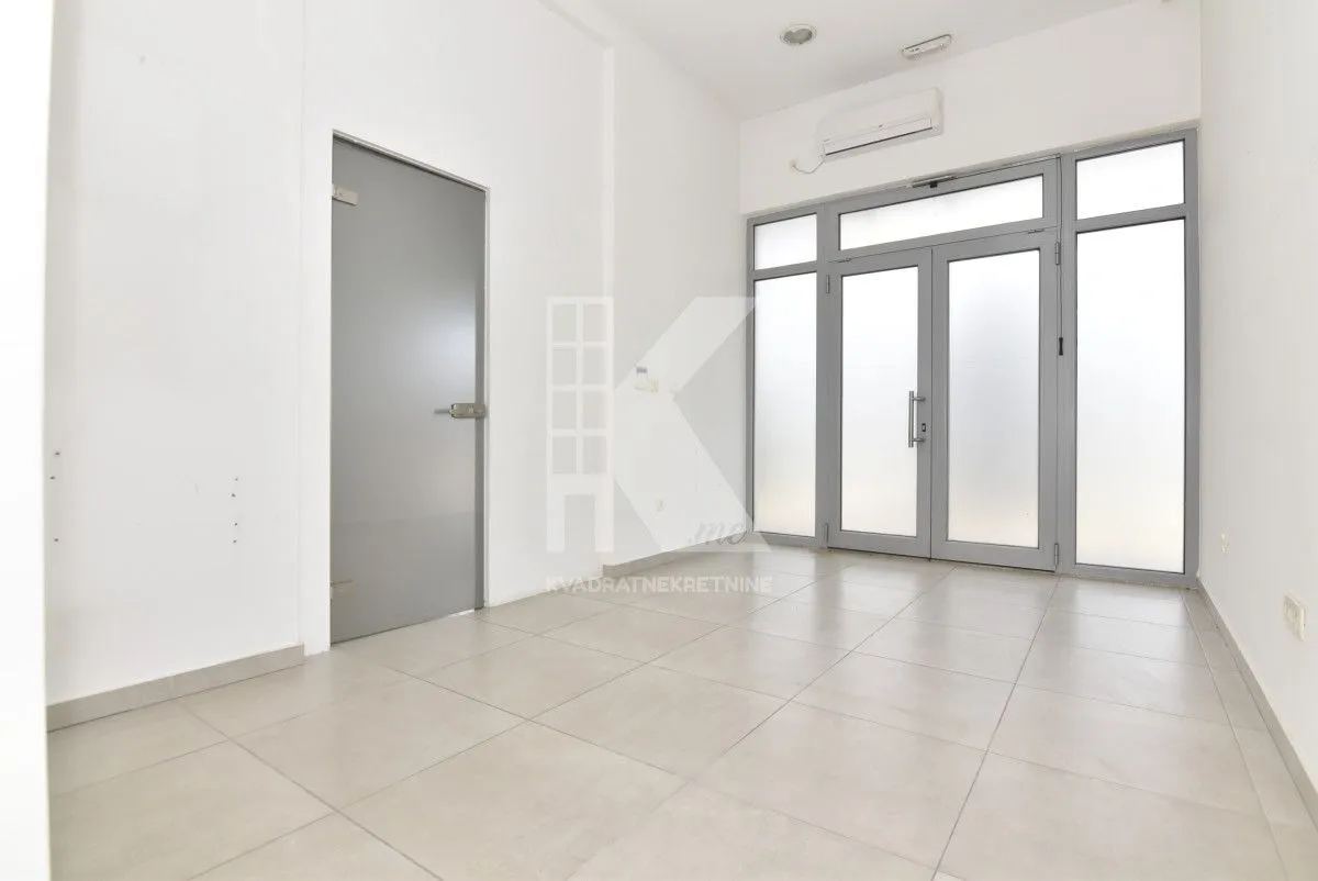 Rent, office space, 180m², Tološka šuma, Podgorica