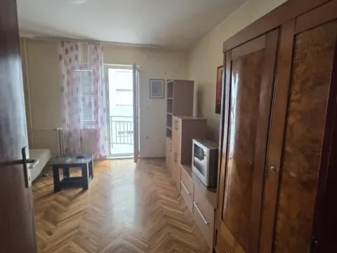 Izdavanje, garsonjera, 25m², Bulevar Oslobodjenja, Novi Sad Sve Podlokacije - image 4