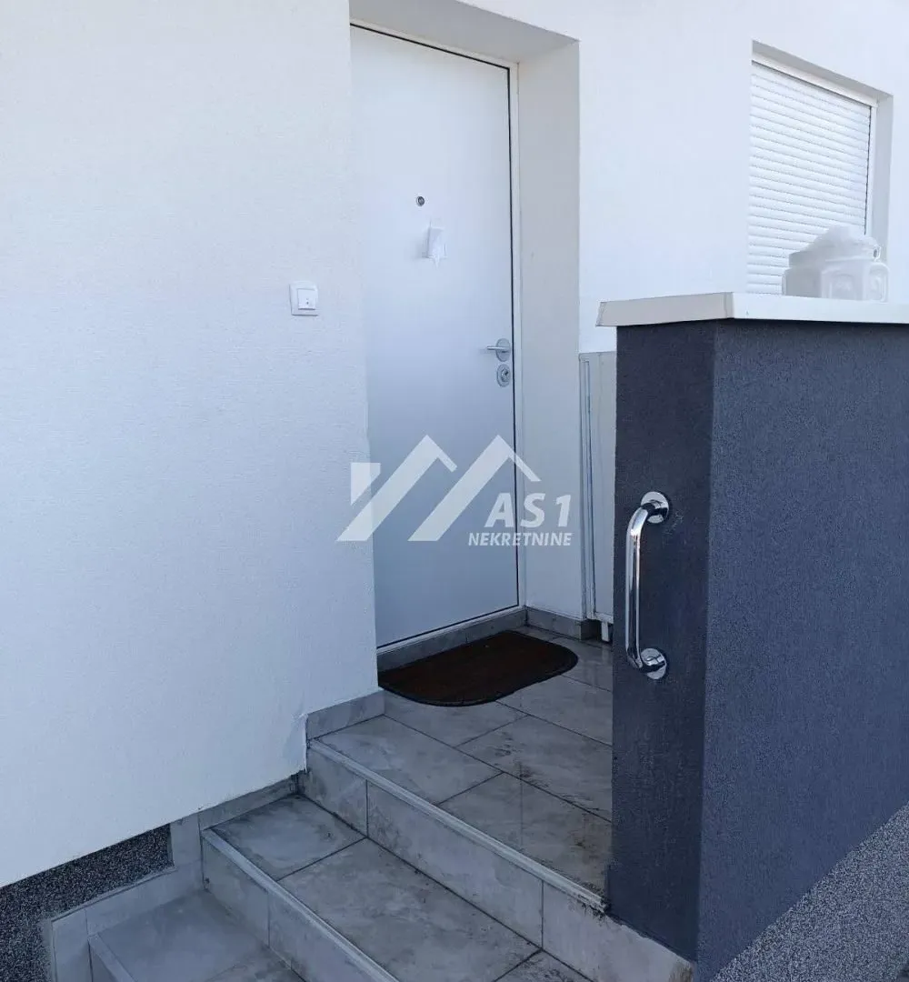 Izdavanje, jednosoban stan, 33m², Adice, Novi Sad Sve Podlokacije