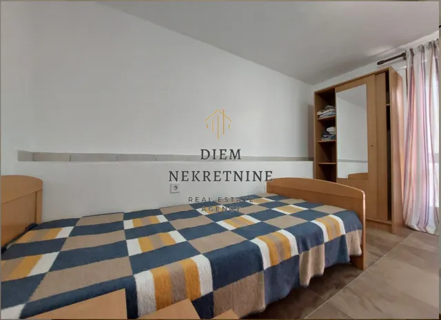 Izdavanje, dvosoban stan, 80m², Mrčevac, Tivat