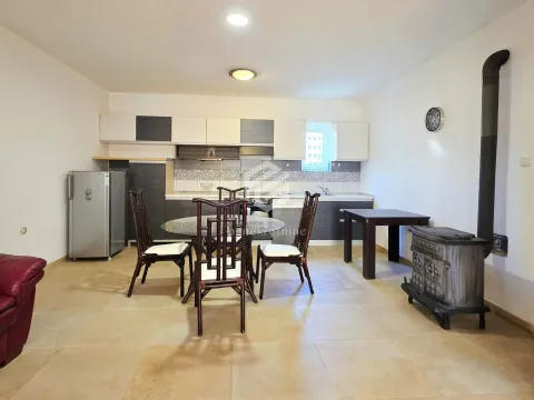 Prodaja, trosoban stan, 130m², Tološi, Podgorica - image 4